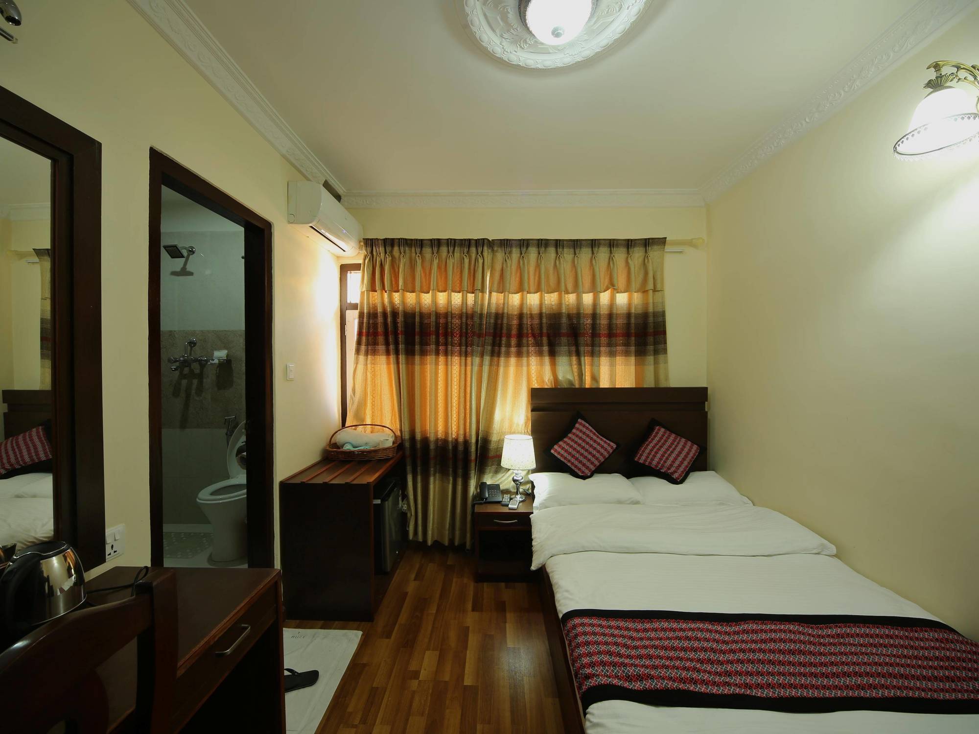 Hotel Bliss International Kathmandu Bagian luar foto